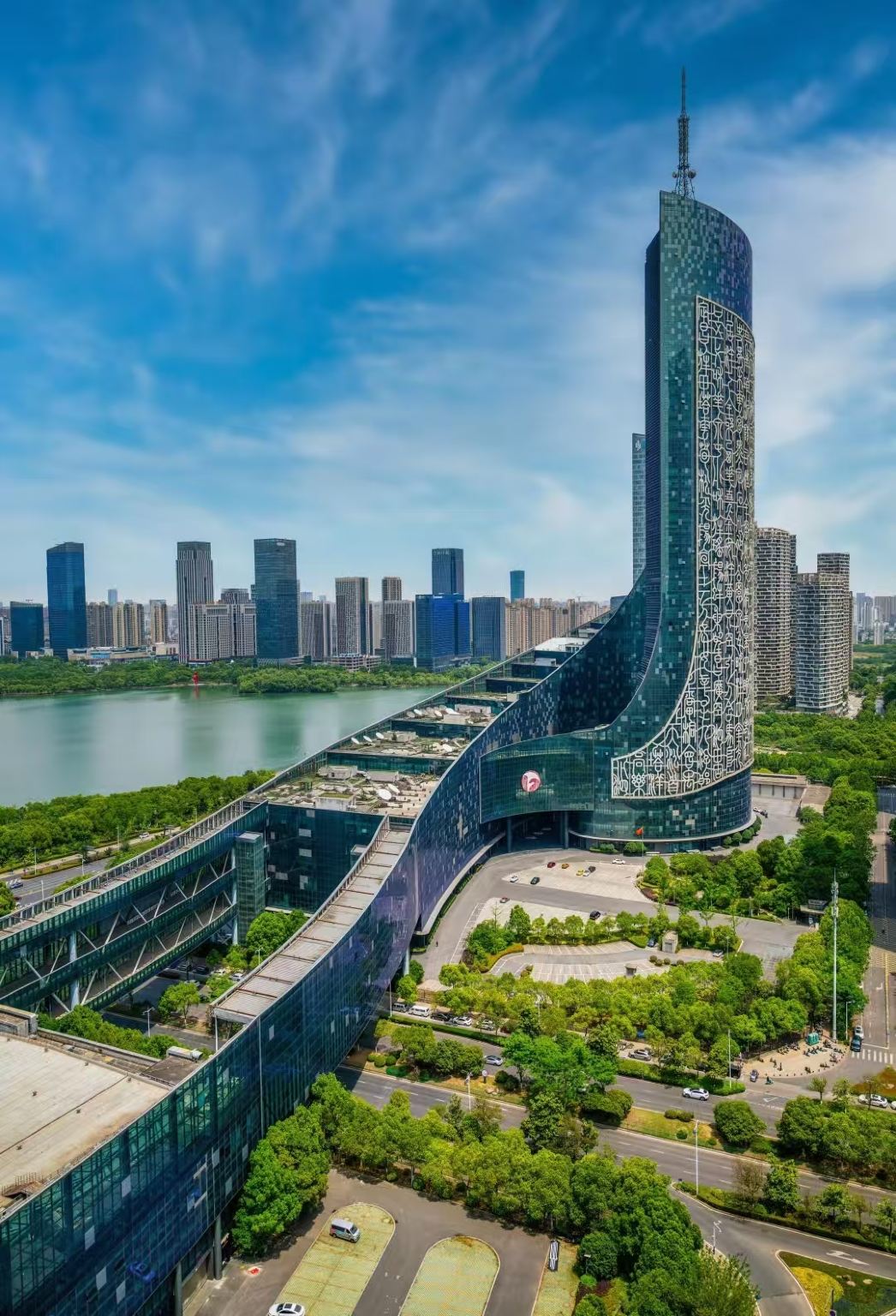 1-day private charter tour to Mushan Island and Anhui Museum in Hefei with Chinese and English services available