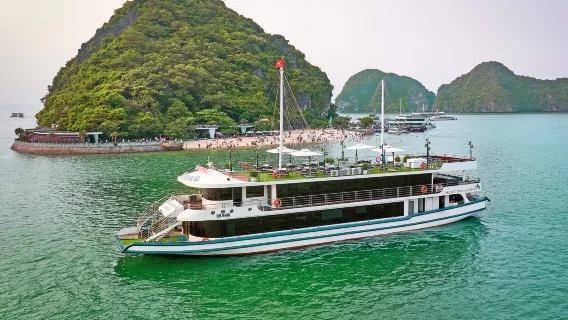 Tour giornaliero alla Baia di Ha Long con la crociera di lusso Arcady 5 stelle