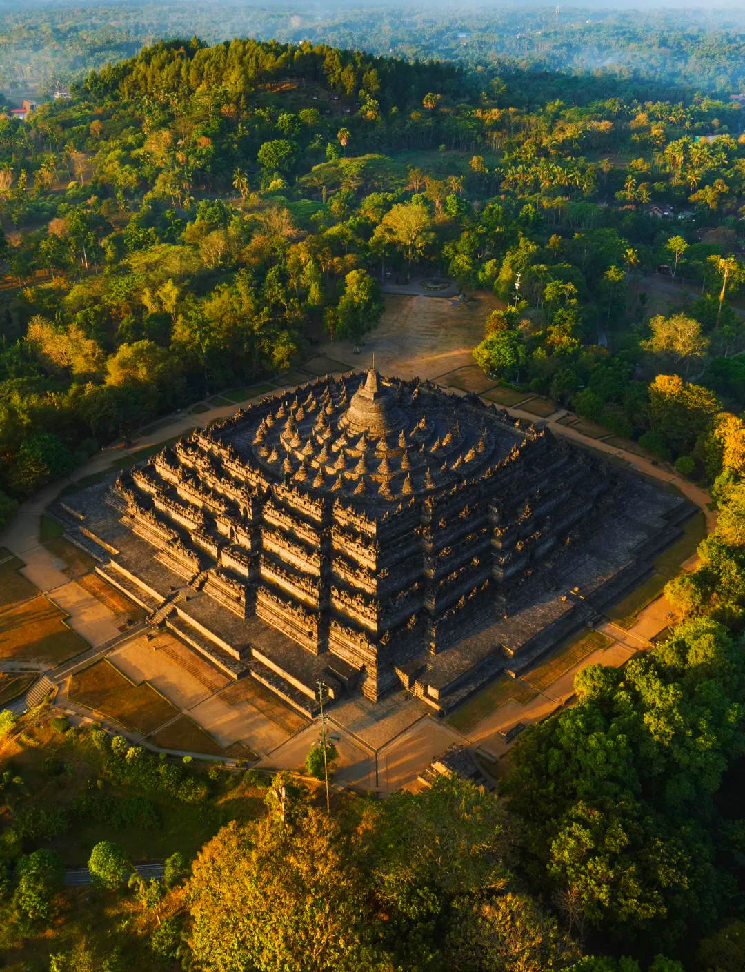 1-day tour of Borobudur Temple, Sultan's Palace, Water Palace, Prambanan with VIP private charter in Yogyakarta, Indonesia