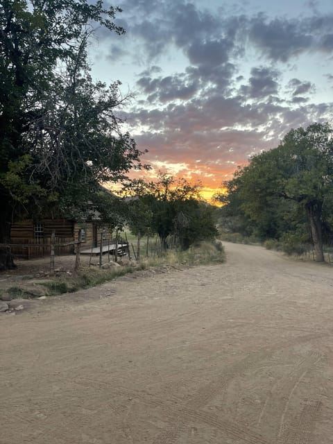 Zion: Chuyến tham quan ma Zion lấy cảm hứng từ Harry Potter với cảnh hoàng hôn