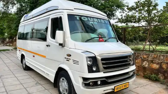 デリー発：旧デリーと新デリーの終日市内観光。