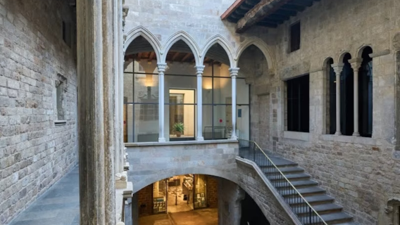 西班牙巴塞羅那大教堂+米拉之家+聖家族大教堂+巴塞隆納畢卡索博物館一日遊