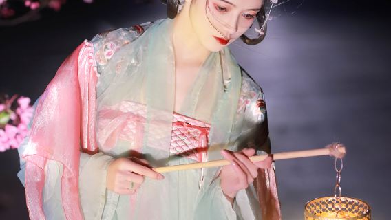 Duolun Trip Moments[Mädchensee/Duolun-See Fotoshooting mit englischsprachigem Fotografen inklusive Transport, Begleitung, Drohnenaufnahmen und Porträtfotografie]