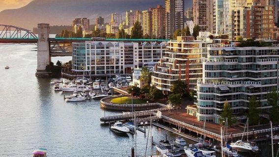 加拿大溫哥華：加拿大廣場+英吉利灣海灘+煤氣鎮+林恩峽穀公園