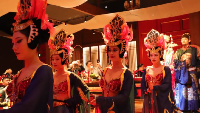 Lijiang Royal Feast | Ancient Makeup + Palace Scenery, One-Stop Immersive Royal Experience