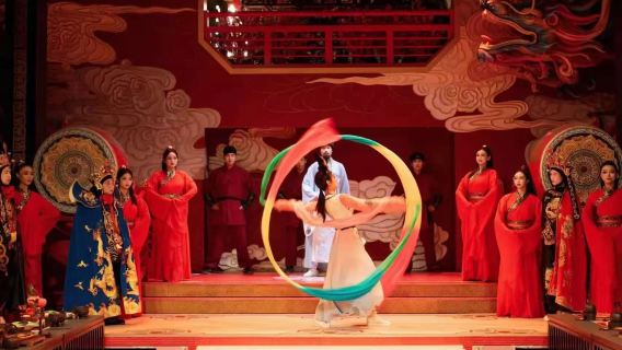 Chengdu • Festín Jin Guan | Tienda Jinli (Espectáculo Inmersivo de los Tres Reinos + Banquete Cortesano de Estilo Shu + Experiencia de Vestuario y Maquillaje)