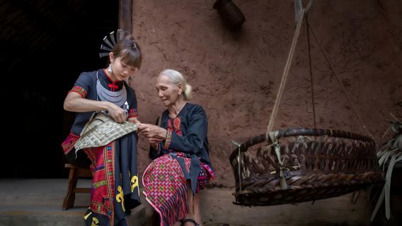 Area culturale e turistica di Nanshan + Area culturale e turistica di Li e Miao: tour giornaliero esclusivo di lusso multiculturale