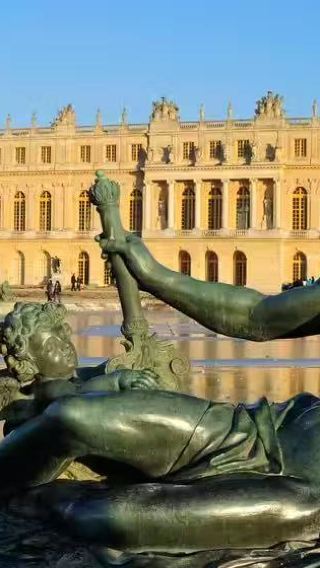 Paris round-trip private charter | Versailles + Fondation Monet in Giverny + Auvers-sur-Oise [Chinese-English optional]