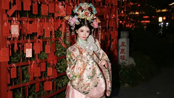 Tianjin Tangshijiayi travel photo shoot experience (exquisite makeup + optional follow-shoot experience + high-quality outfits)