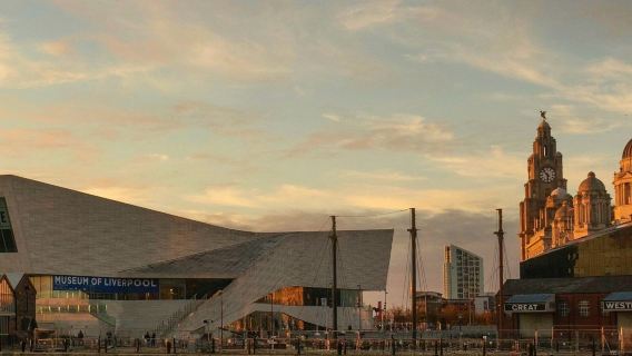 Liverpool: Rock 'n' Roll Walking Tour & Escape Game