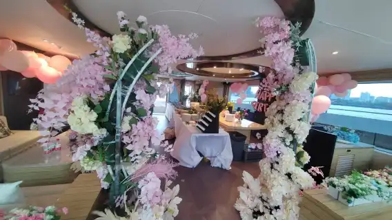 【上海遊艇租賃】上海外灘黃浦江雙體豪華遊艇包船夜遊黃浦江90分鐘+遊艇靜態停泊30分鐘