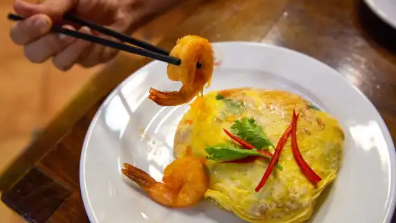 曼谷:嘟嘟車市場、寺廟和美食夜遊