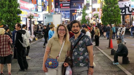 Tokio: tour nocturno por Shinjuku con 6 platos y bebida libre
