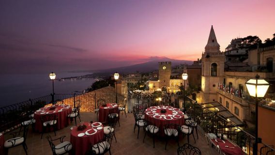 Taormina: Sunset Walking Tour & Aperitif on Rooftop Terrace