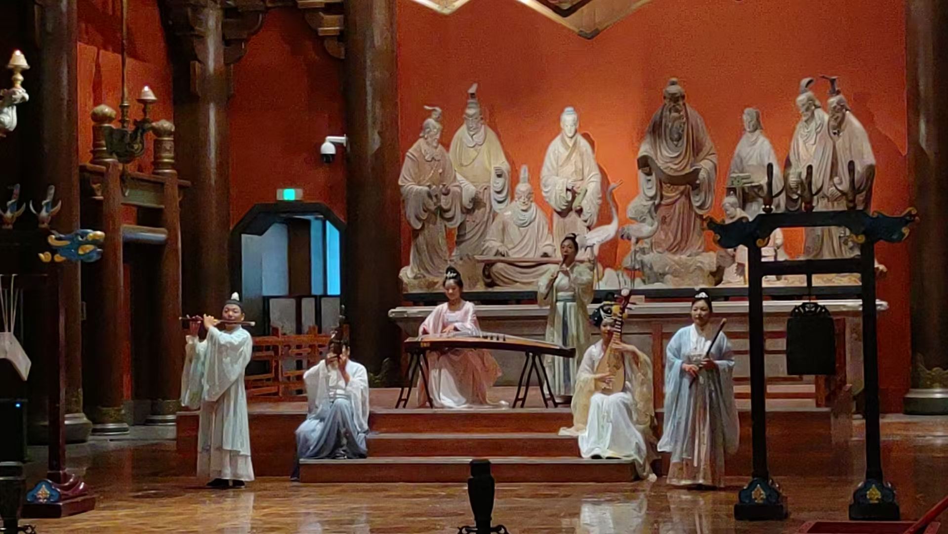 Цюйфу, священная земля Нишань + "Золотой звук и нефритовая вибрация" — однодневный тур / мини-группа / индивидуальный