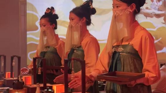 Chengdu [Shu Kingdom] Palace Banquet (North Lake Branch) - Immersive Experience of an Ancient Palace Feast [Gourmet Cuisine + Dance Performance + Shu Kingdom Historical Culture Experience + Optional Costume and Makeup]