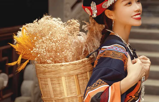 西昌Trip Moments【旅行跟拍/婚紗寫真商業攝影/微電影宣傳片航拍/翻譯】