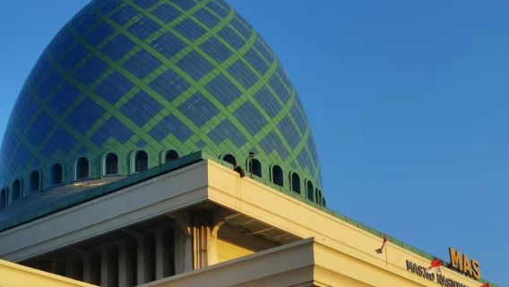 Indonesia - Surabaya Juanda Airport + airport pick-up/drop-off + Chinese-speaking private charter with customizable itinerary