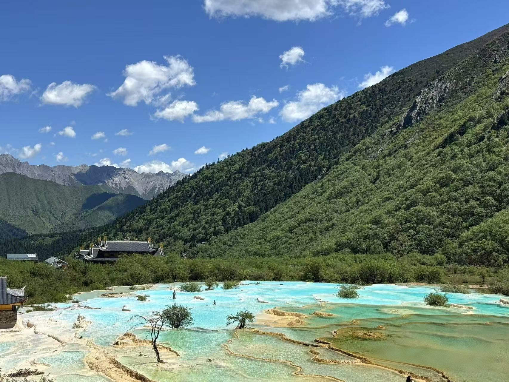 เหมารถหวงหลงจิ่วจ้ายโกว/ซ่งผัน เหมารถรับที่สถานีรถไฟ ท่องเที่ยวสถานที่ท่องเที่ยวหวงหลง พักที่จิ่วจ้ายโกว แพ็คเกจ VIP