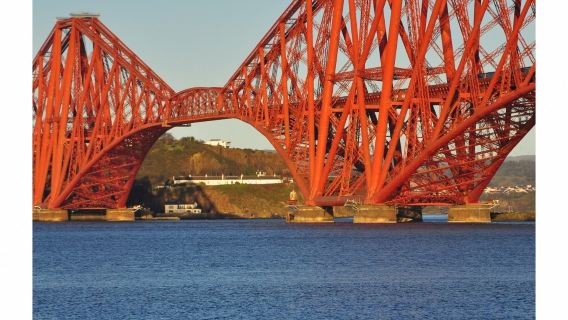 英國愛丁堡城堡+荷里路德宮+愛丁堡老城一日包車遊 中文司機