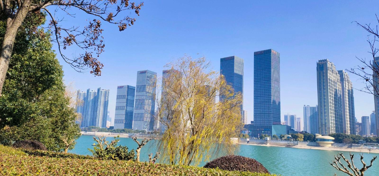 Changsha + Mount Yuelu + Orange Isle + Wuyi Square - One Day Tour of Star City