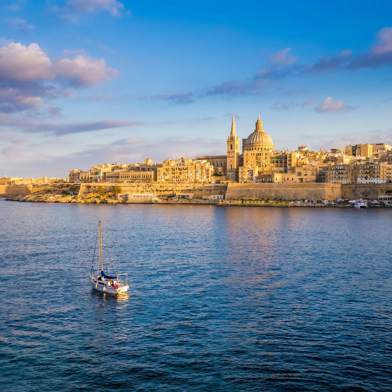 Sliema: tour de 1 día en autobús turístico + pase para crucero por el puerto