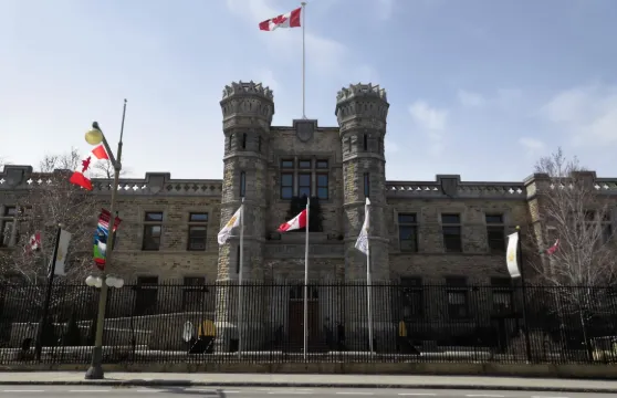 渥太華紀念碑+自然博物館+總督府+鑄幣廠+市長山公園一日遊