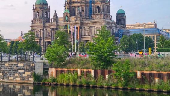 Berlin round-trip to Potsdam - Sanssouci Palace - Dutch Quarter - Glienicke Bridge and more - private charter - top pick