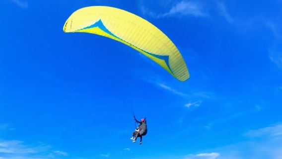Paragliding Experience in Koh Larn, Pattaya, Thailand