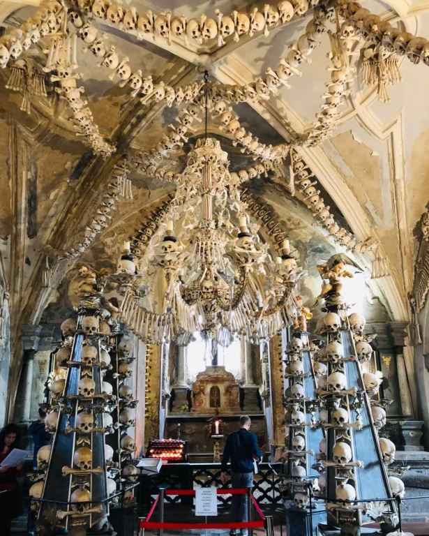 【千年古城の奇跡!エボラ人骨教会+アレンテージョワイン貸切チャーター日帰りツアー】