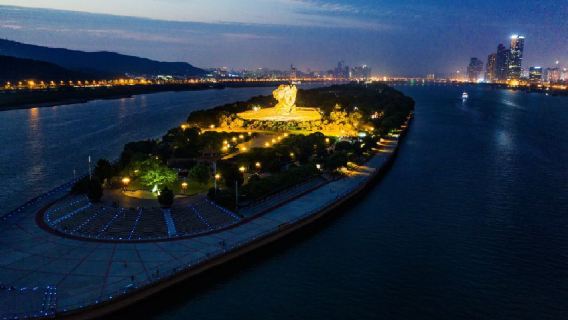 Biglietto per la crociera notturna/tour giornaliero sul fiume Xiangjiang a Changsha, Hunan (più moli disponibili, incluso il molo di Juzizhou, emissione rapida del biglietto + nessun ritiro necessario)