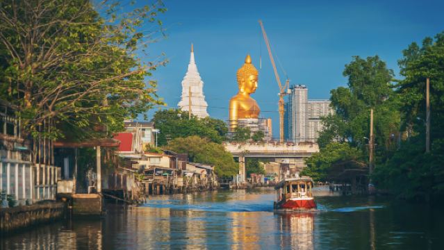 ทัวร์เดินสำรวจธนบุรีแบบลับๆ พร้อมนั่งเรือหางยาว: ชิมอาหารริมทางและสัมผัสวิถีชีวิตริมคลอง