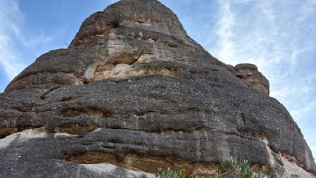 Barcelona: Tur Montserrat Pagi Hari dengan Kunjungan ke Biara dan Pendakian