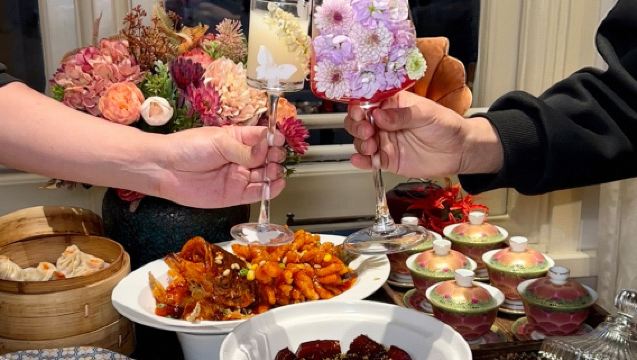 上海外灘家宴・上海料理・外灘豫園店（レストランの向かい側は外灘、特製デザート、上海本場料理、2店舗共通利用可）