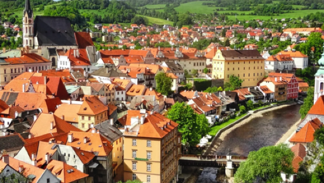 チェコ プラハ発：チェスキー クルムロフ ワンデーツアー【プライベートツアー/混載ツアー】