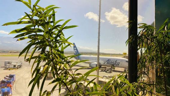 U.S. Kahului Airport VIP lounge pass/OGG airport VIP lounge transit/rest