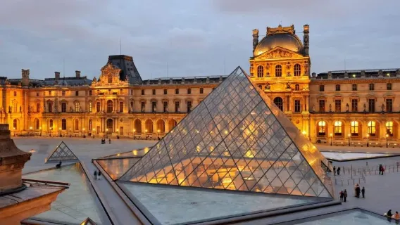 Ingresso do Museu do Louvre em Paris + audioguia digital multilíngue