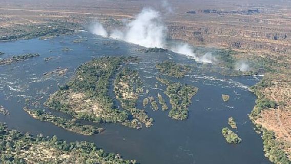Victoria Falls: yksityinen helikopterilento helikopterikentän kuljetus