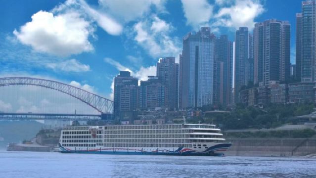 Yangtze River Three Gorges/Three Gorges Cruise/Huaxia Cruise/Huaxia No. 3 Cruise/Makes Family Travel More Worry-Free