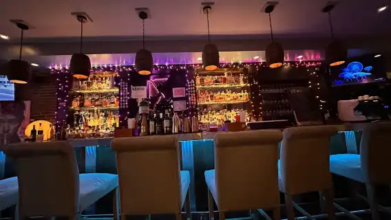 อาหารค่ำพิเศษ 3 คอร์สที่ VIA TOSCANA Wine Bar NYC