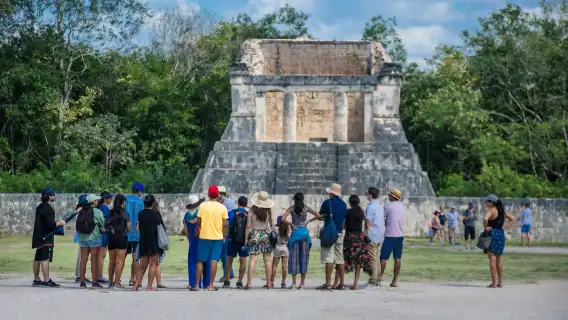 Chichén Itzá: Early Access + Guided Tour + Transfer from Cancún or Riviera Maya
