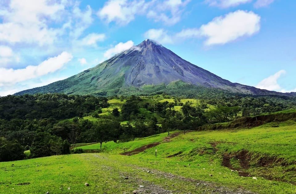 San José: vulcano Arenal, cascate, caffè e sorgenti termali