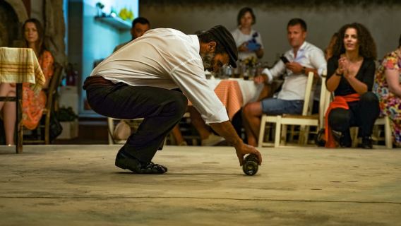 Notte cretese: cena e spettacolo dal vivo al Pano Karouzanos Village