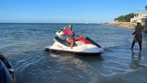 Montego Bay: Aventura privada en parasailing y moto acuática