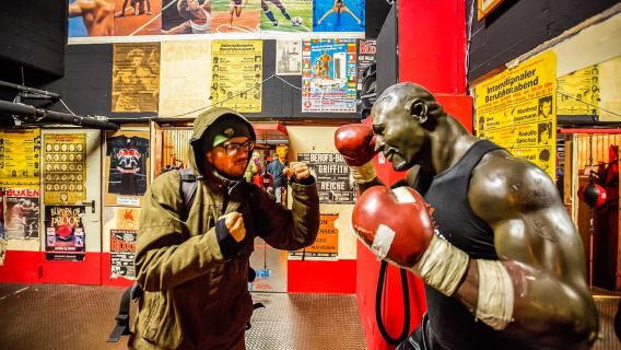 Hamburg: Seks dan Jenayah dalam Jelajah St. Pauli untuk Umur 18+