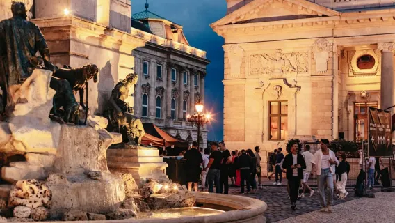 Budapest: Recorrido nocturno de vampiros y mitos por el distrito del Castillo de Buda
