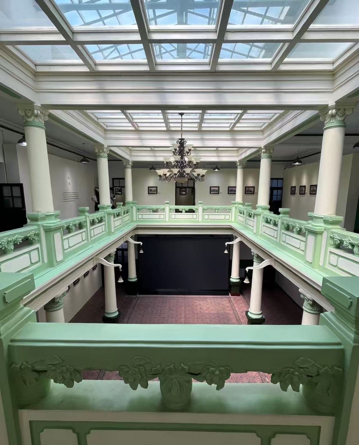 Shenyang Imperial Palace + Marshal Zhang's Mansion Museum guided tour with live guide for two attractions (admission tickets not included)