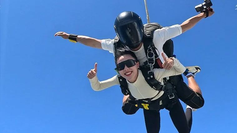 Skydiving and Free Transfer