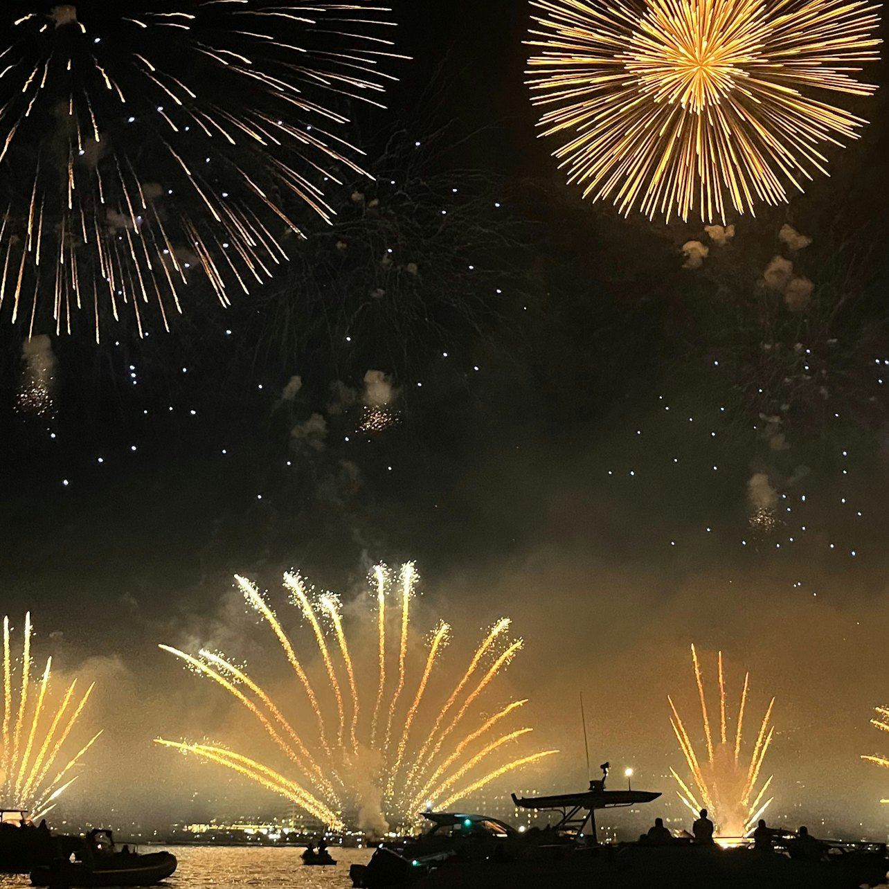 Lérins Islands: 2.5-Hr Fireworks Cruise from Cannes