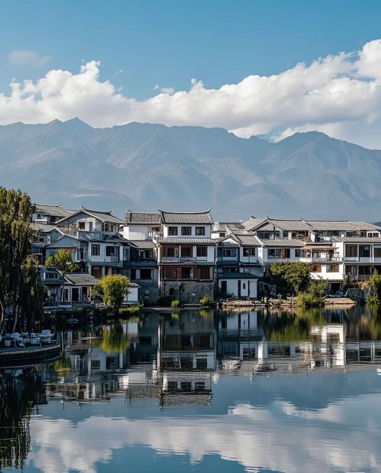 [Segreti dello Yunnan occidentale! Tour giornaliero in noleggio con conducente esclusivo intorno al Lago Erhai di Dali + Antica Città di Xizhou]